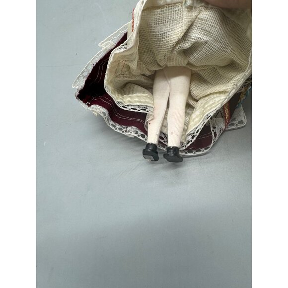 Vintage Traditional European Folk Doll Lace Dress & Velvet Accents Figurine READ - Picture 5 of 7